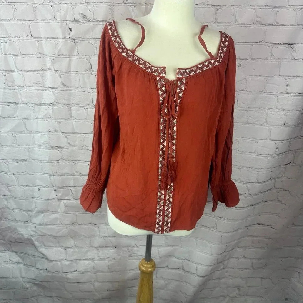 Boutique Talori  off the shoulder Blouse size medium NWT western BOHO